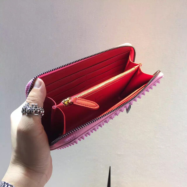 Christian Louboutin クリスチャン ルブタンコピー PANETTONE SPIKES 財布 レディース C62899